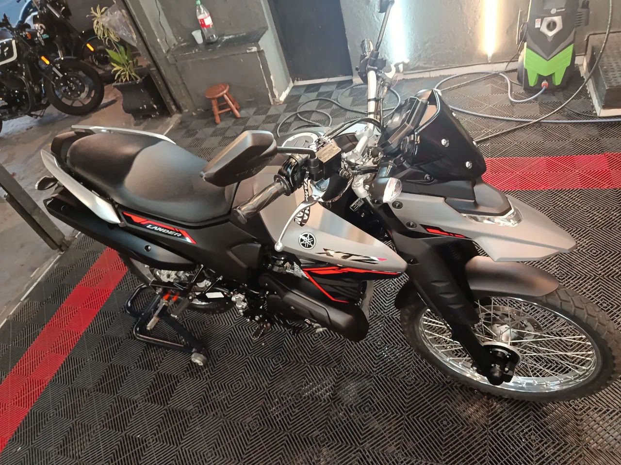 XTZ LANDER 250 - 2025 - Foto 3