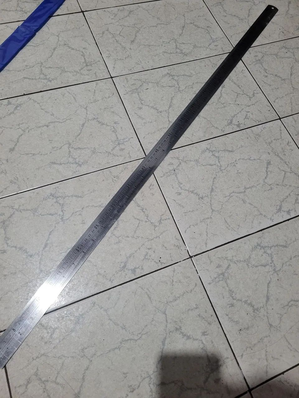 Régua de aço inox de 1 metro/ 1 cm ( graduada e centímetros e polegadas ) - Foto 2