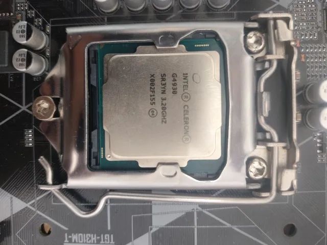 Celeron g4930