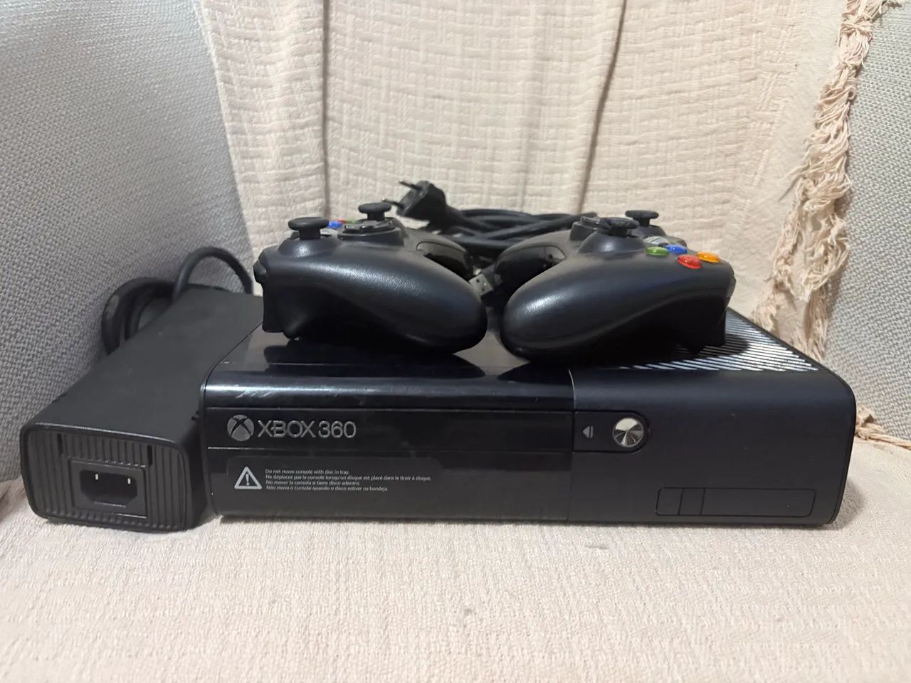 XBOX 360 - 4 CONTROLES + KINECT  - Foto 2