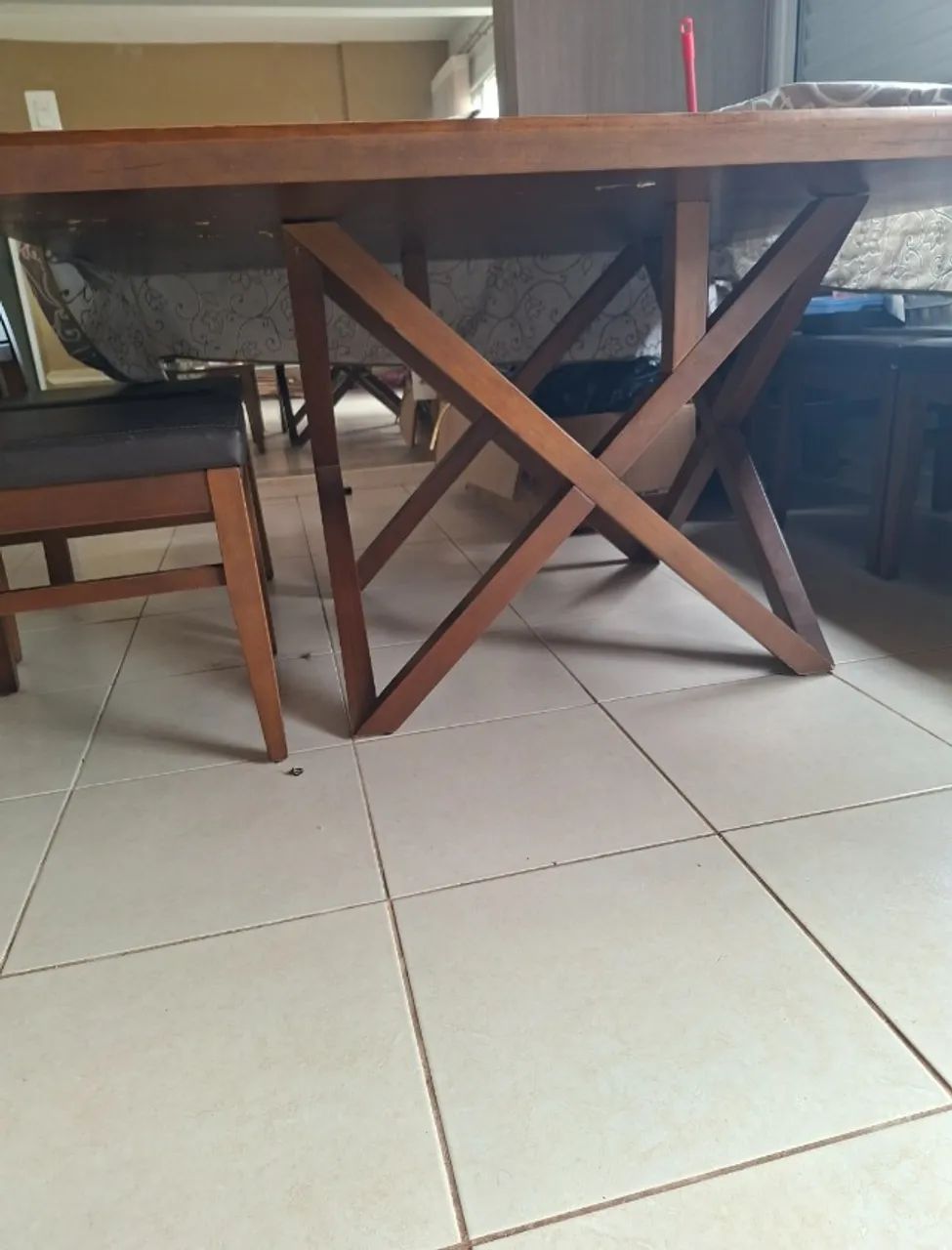 Mesa com 8 cadeiras de Madeira JACAUNA - Foto 3