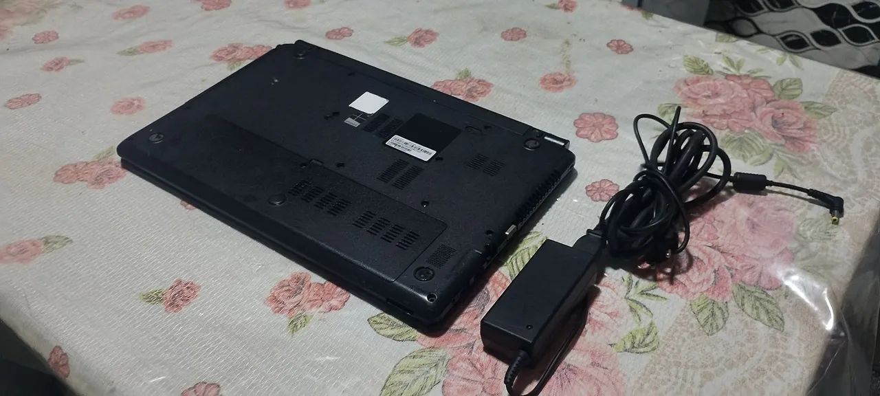 Notetbook acer 4gb já formatado com teclado numérico  - Foto 3