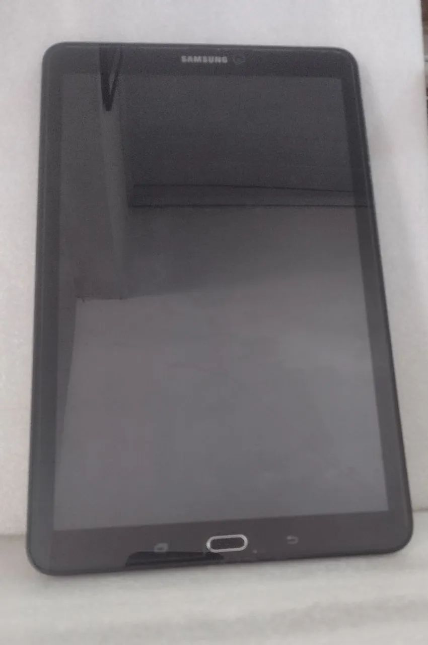 Tablet Samsung Galaxy Tab E 9.6 3G - Com defeito<br>