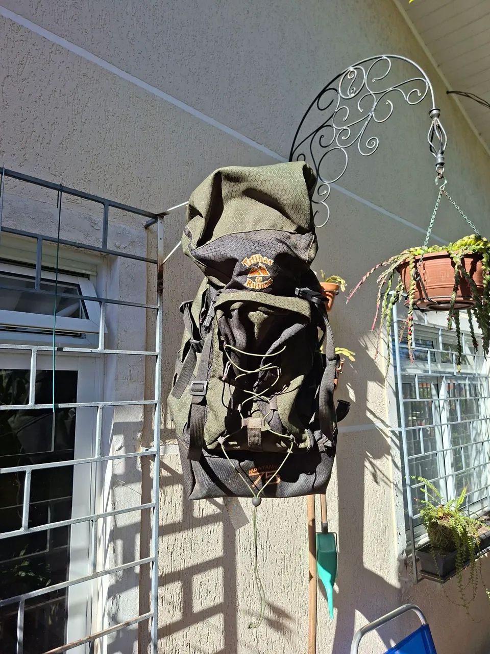 Mochila trilhas e rumos 75 litros - Foto 4