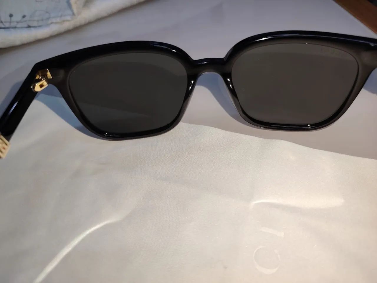 VENDO ÓCULOS GUCCI ORIGINAL  - Foto 4