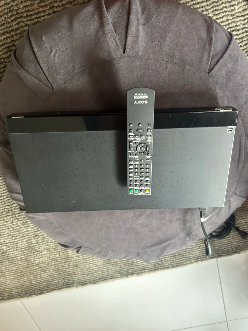 Sony  BDP-S360, um Blu-ray Disc/DVD Player. Ele