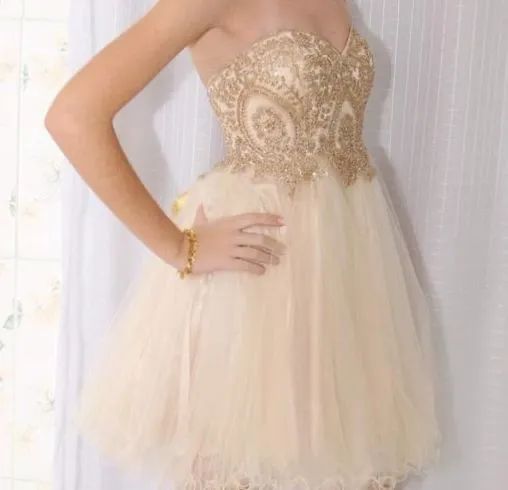Vestido de debutante dourado  - Foto 2
