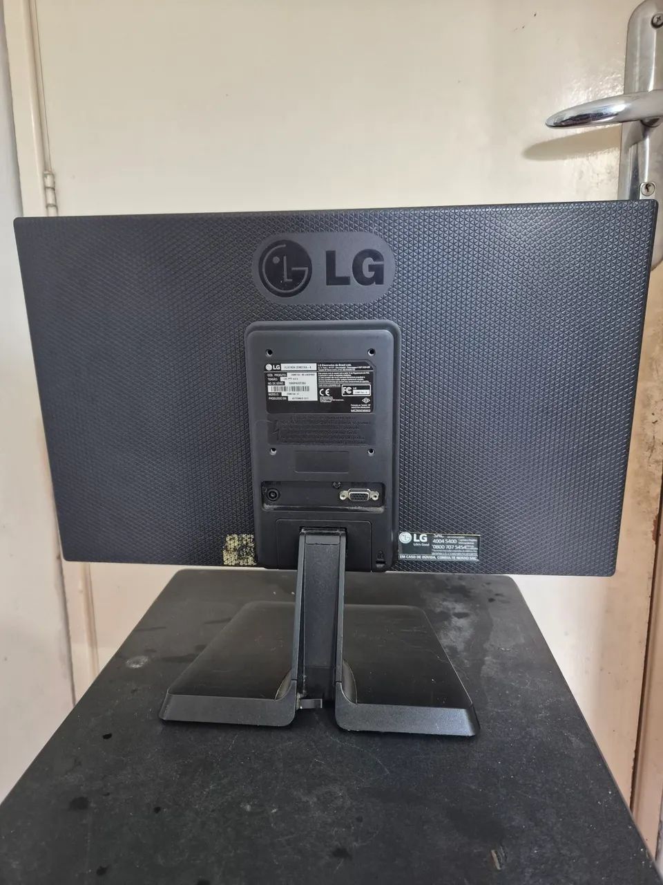 Monitor LG LED 19,5" - Flatron 20M37AA-B - Foto 4