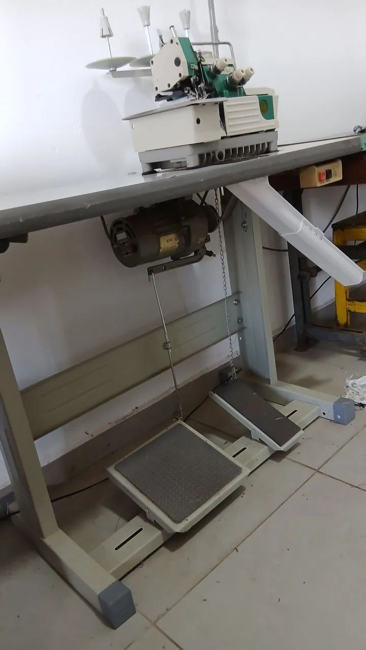 Máquina Overloque  - Foto 4