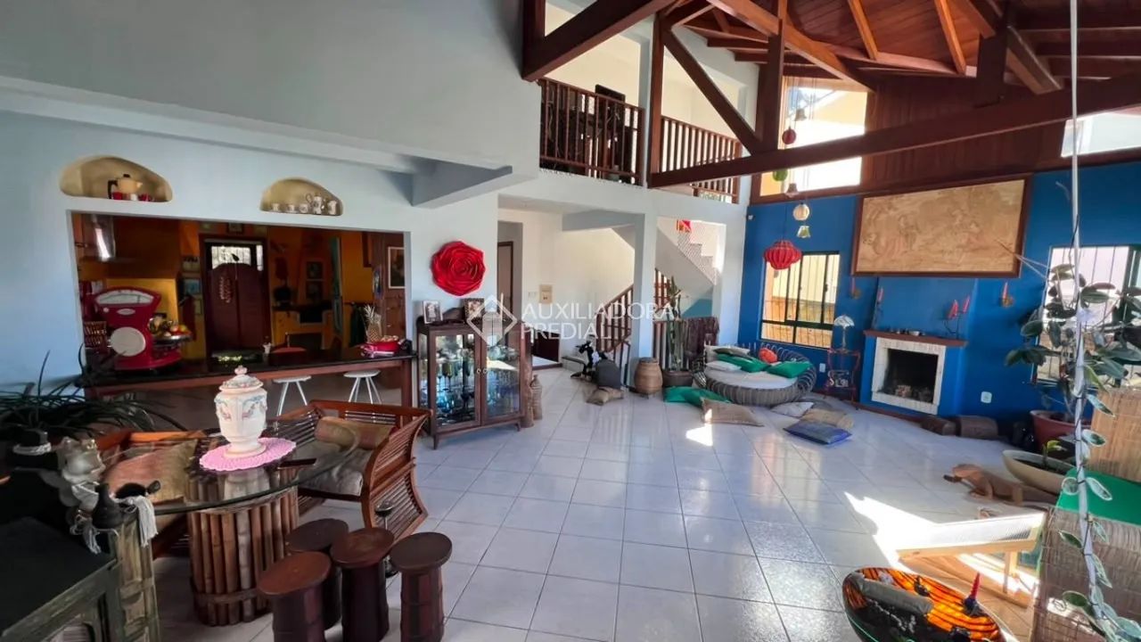 LINDA CASA DE 3 QUARTOS NA PEDRA BRANCA! - Foto 2