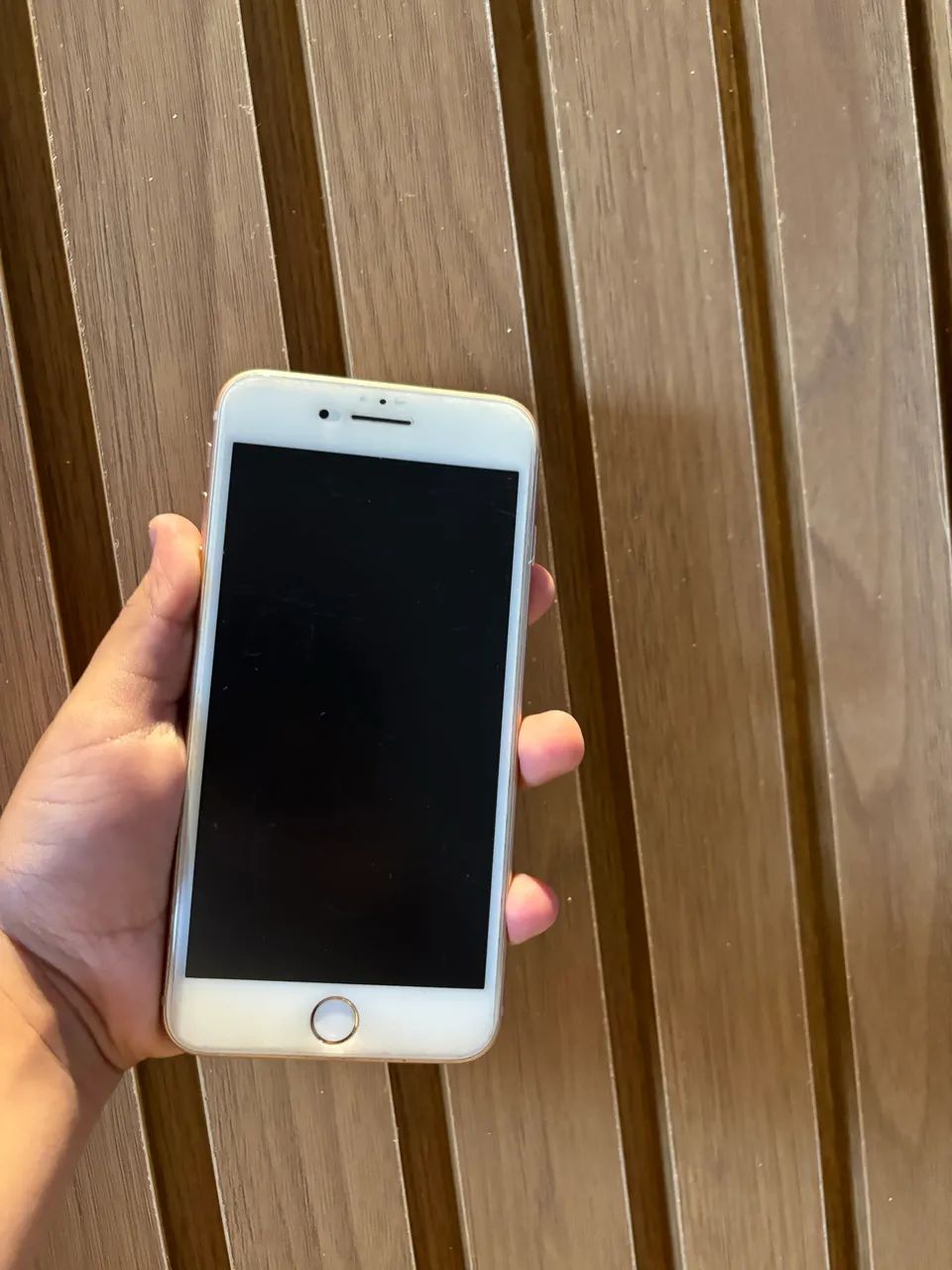 Vende-se iPhone 8PLUS. , sem marcas de uso, nada trocado. - Foto 2