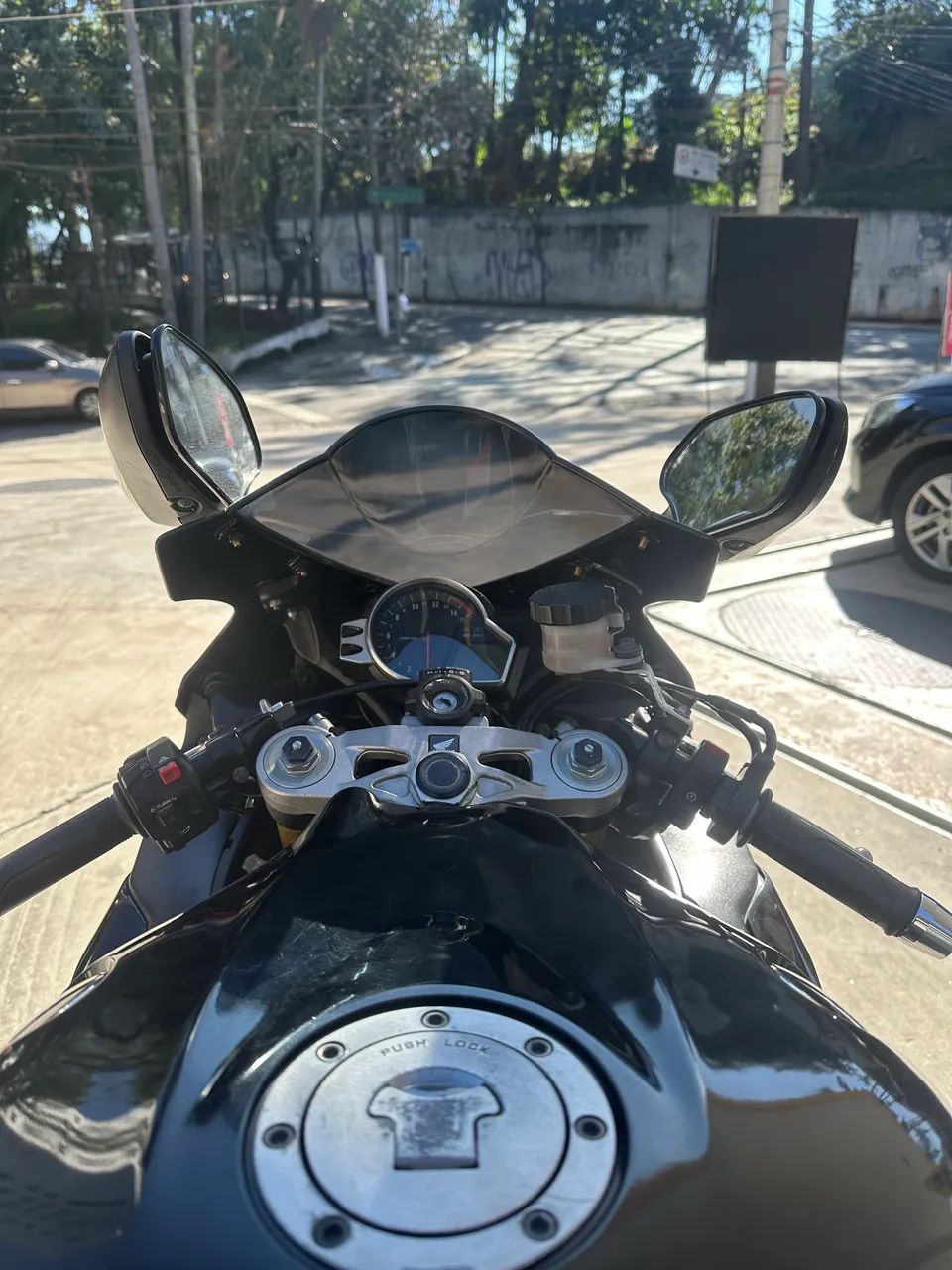 CBR 1000 RR  - Foto 5