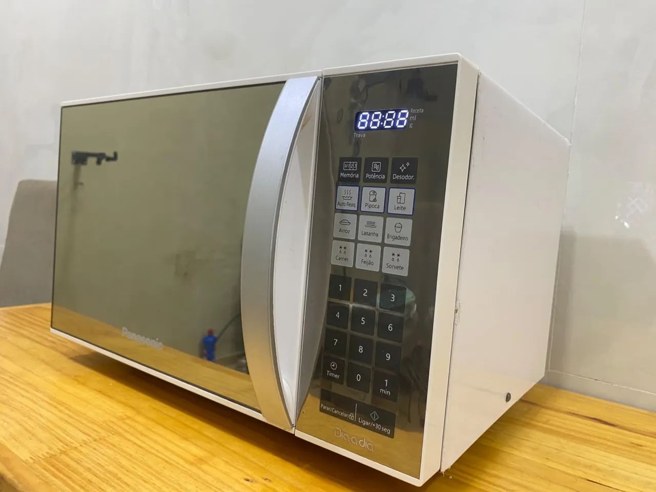 MICRO-ONDAS ESPELHADO 21 L - IMPECÁVEL  - Foto 3