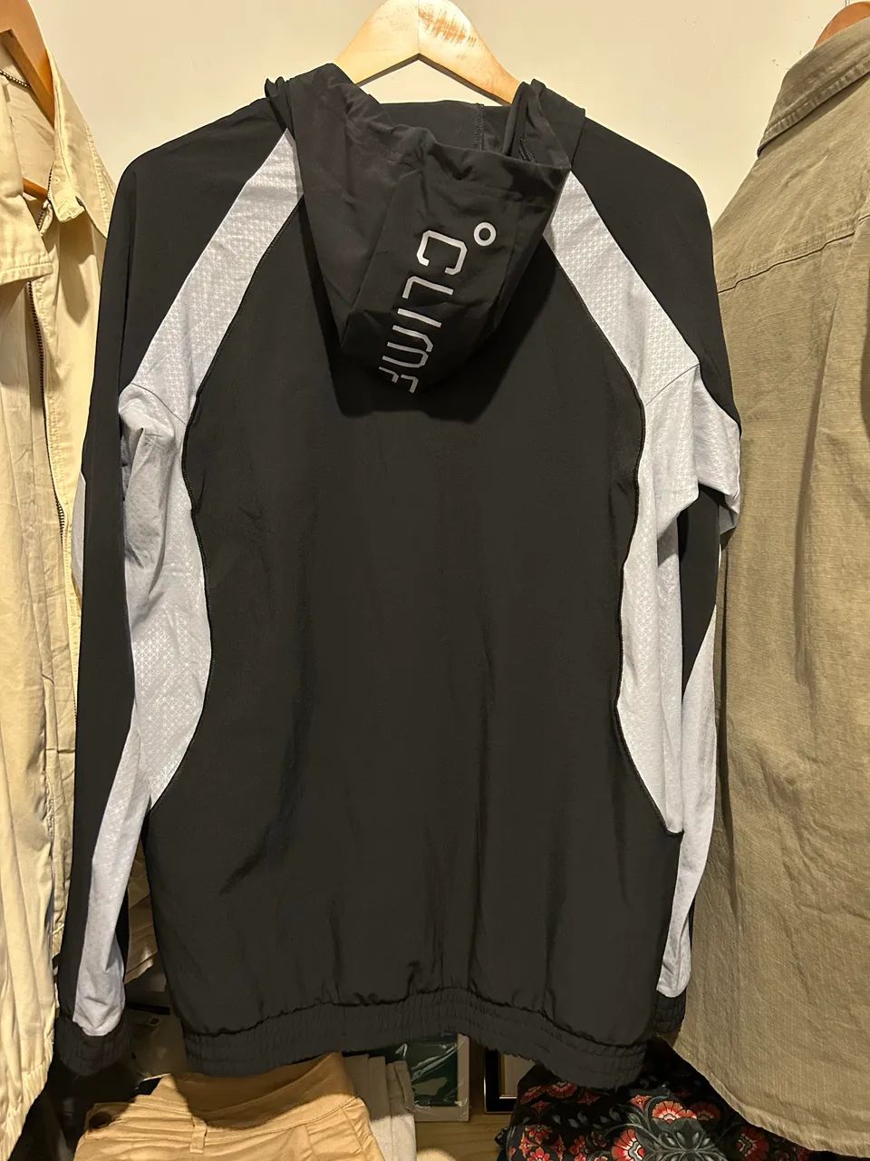 Jaqueta adidas Tech Apparel Tamanho M - Foto 4