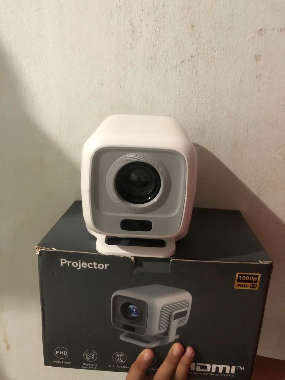 Projetor Portátil Full HD 1080p - Entrada HDMI e Som HiFi ? Full HD - 