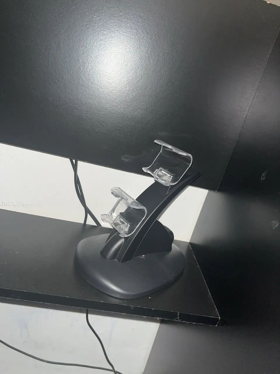 Ps4 slim, 2 controles e uma base carregadora  - Foto 2