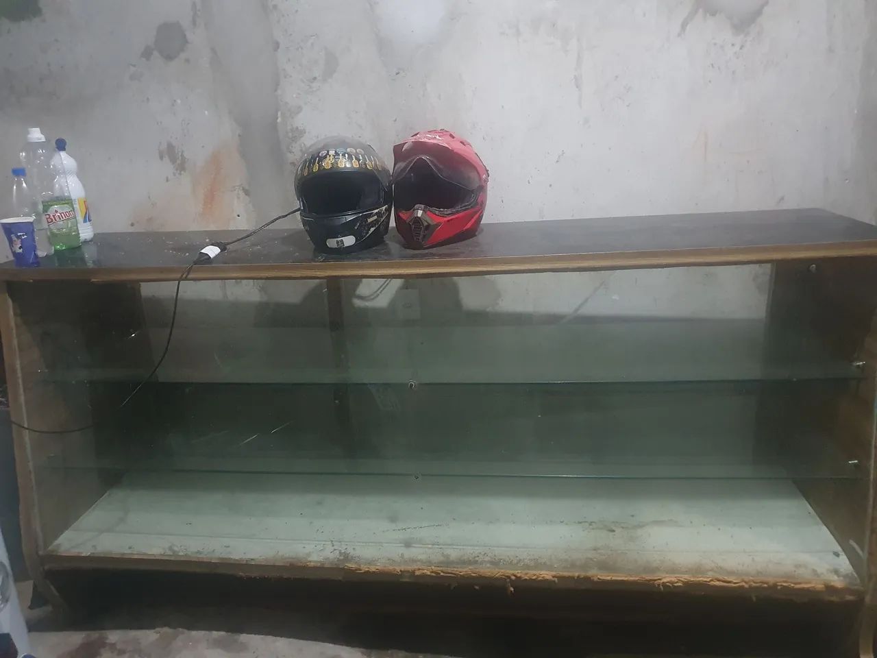 Vende-se  expositor para retirar os vidro no precinho.      - Foto 2