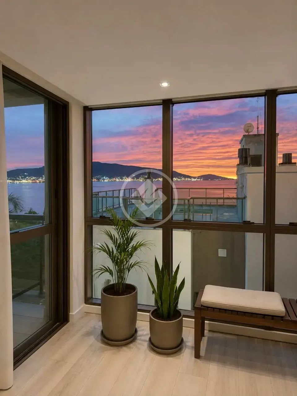 APARTAMENTO - Coqueiros - DP-355945