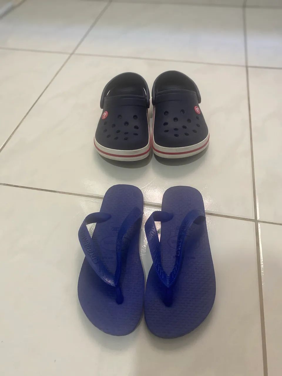 Crocs, assento e havaianas para crianças - Foto 5