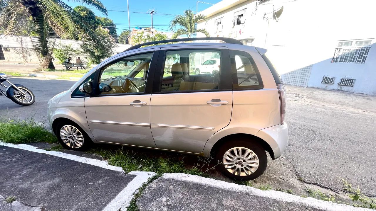 Fiat Idea Essence 1.6 Flex 16V 5P 2012 - Foto 4