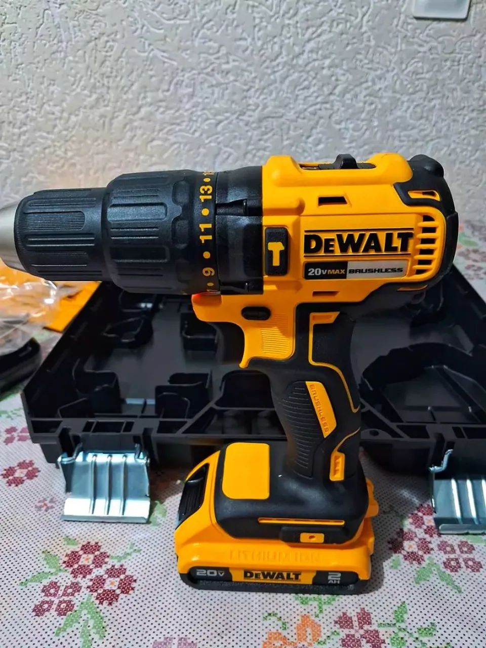 Parafusadeira Dewalt original 20v maleta e acessórios profissional promoção hoje entrego 