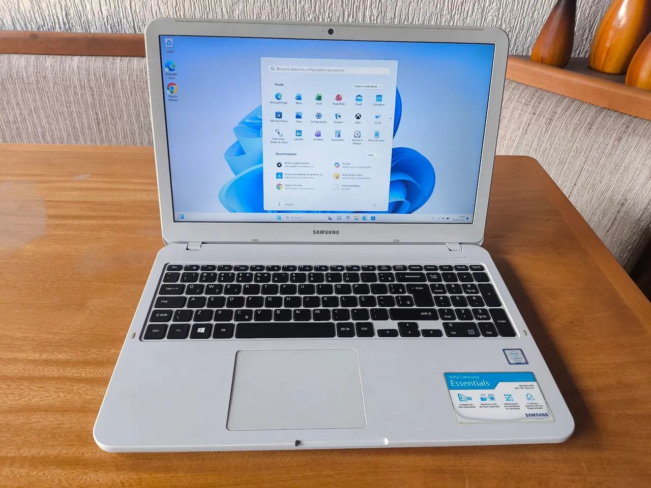 Notebook Samsung i3 (7th), SSD M2 + HD, Windows 11, tela de 15.6 polegadas - Foto 2