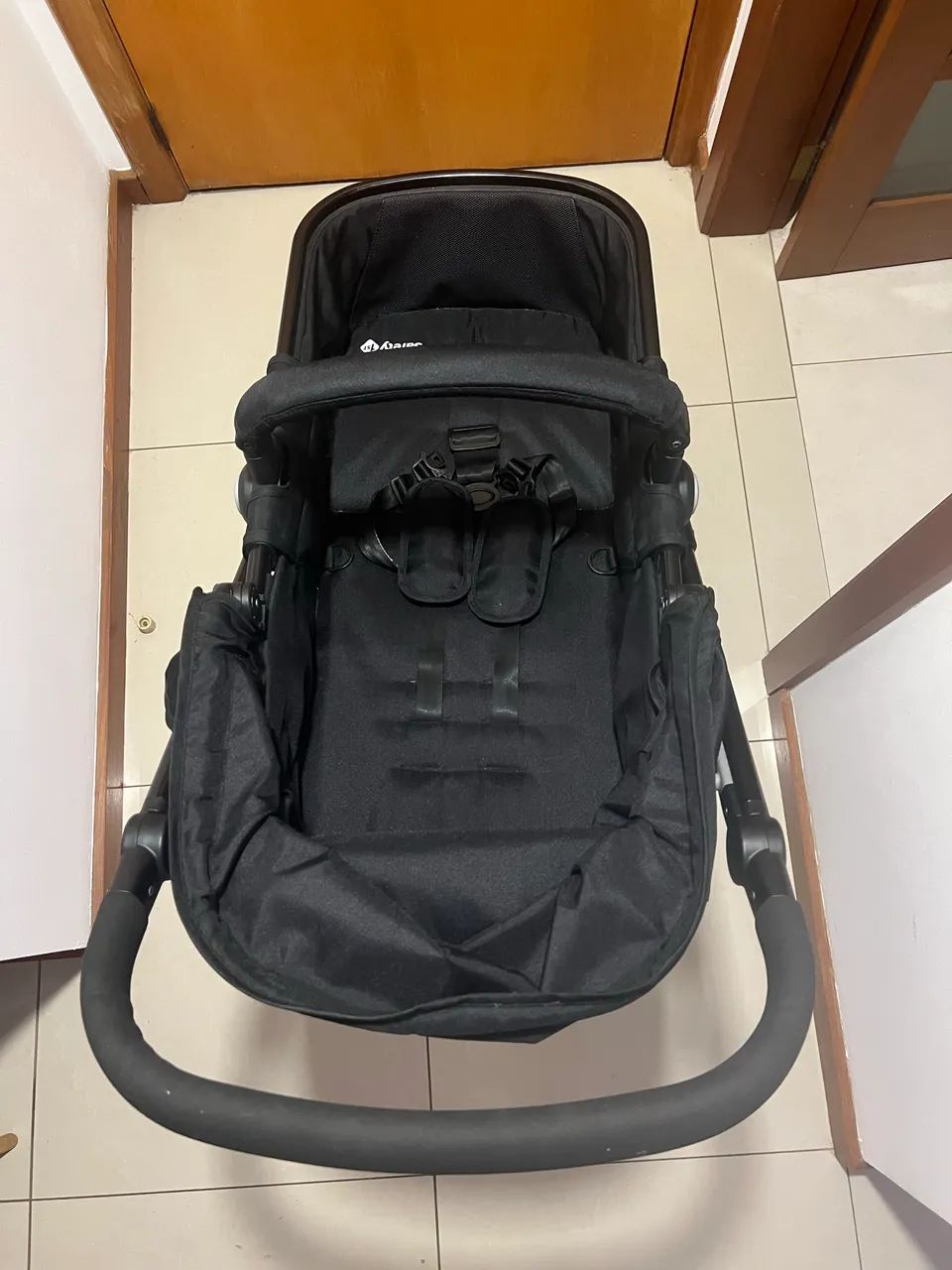 Carrinho de bebê com Moisés + bebê conforto 