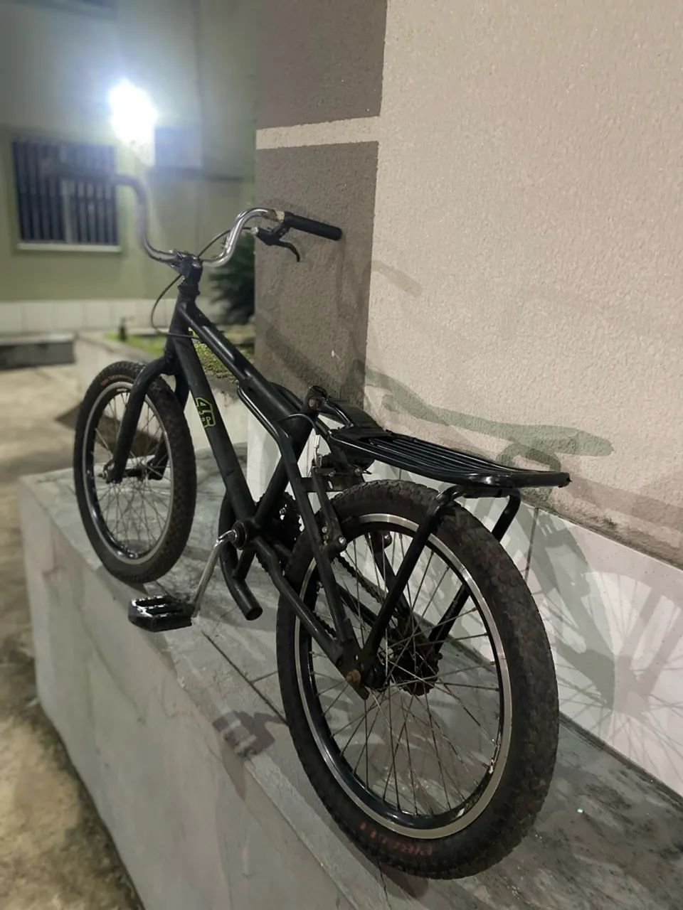 Bicicleta aro 20 preta montadinha