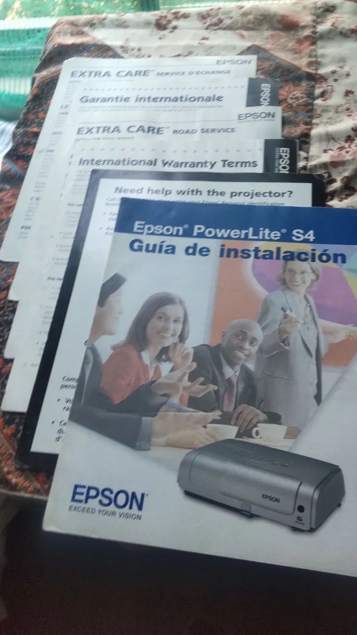 Projetor epson powerlite s4  - Foto 3