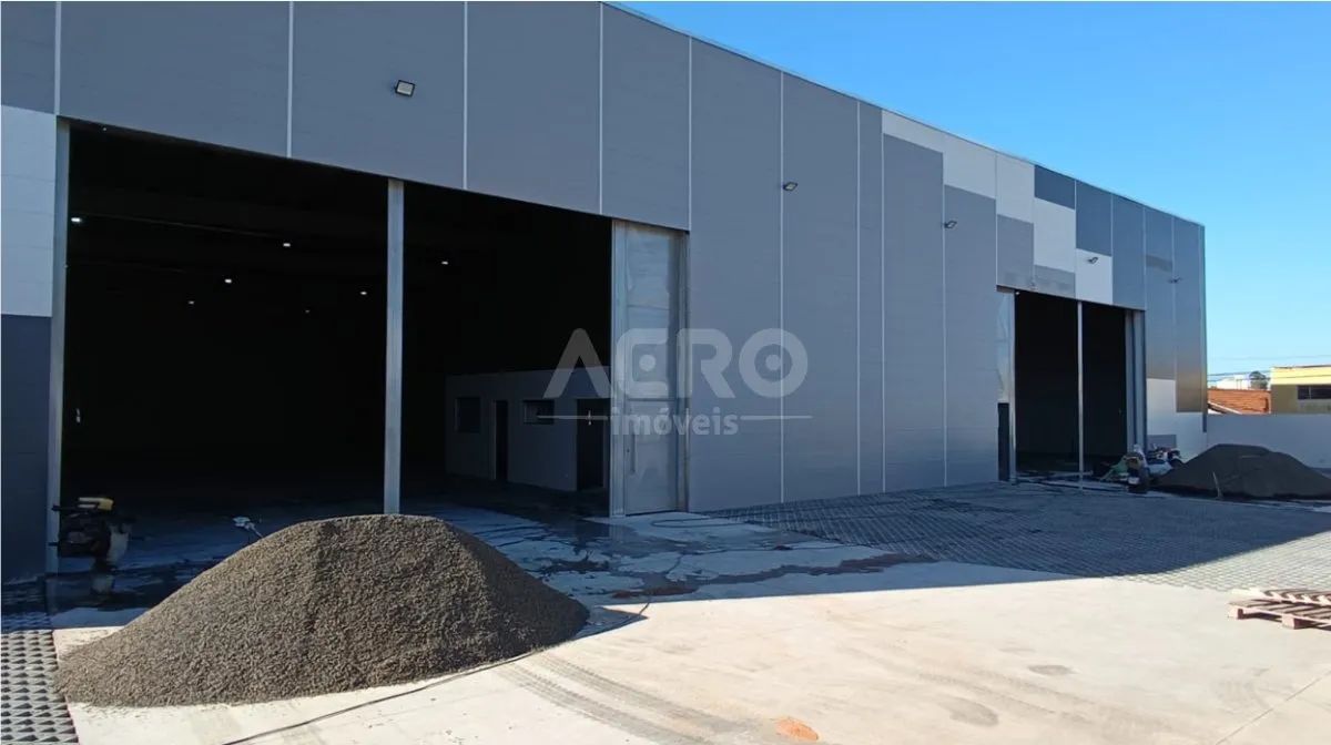 Barracão Novo com 660 m2