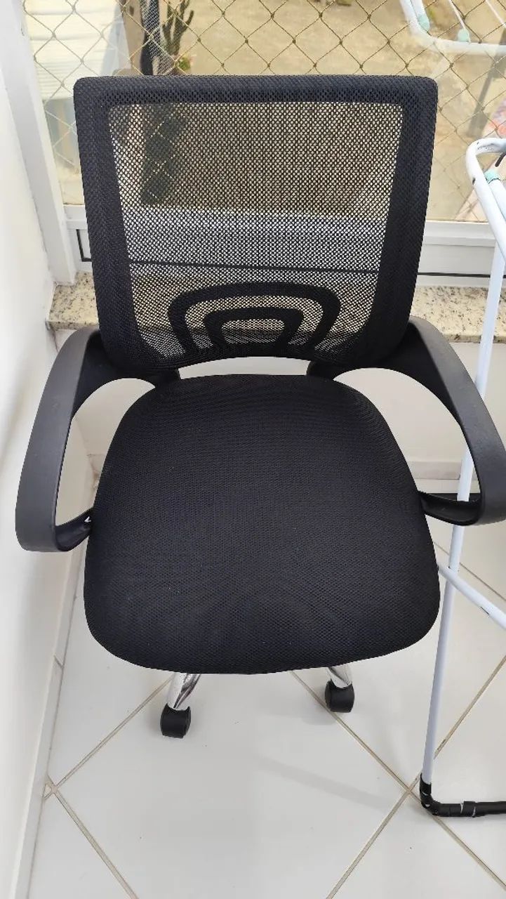 Cadeira para escritório em bom estado  - Foto 3