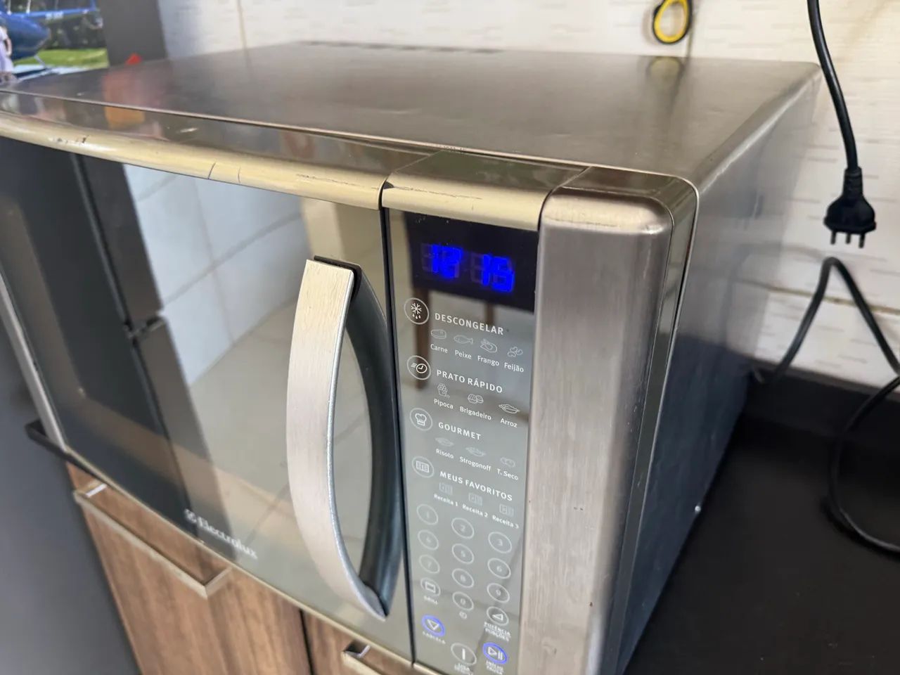 Microondas eletrolux 220 V - Foto 3