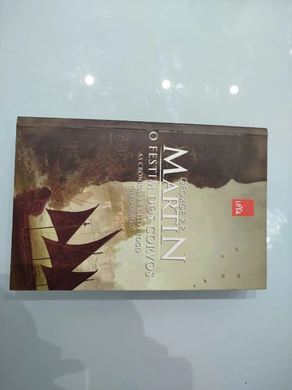 Livros As crônicas de Gelo e Fogo volumes 1, 2 , 3 ,4 e 5 em excelente estado! - Foto 4