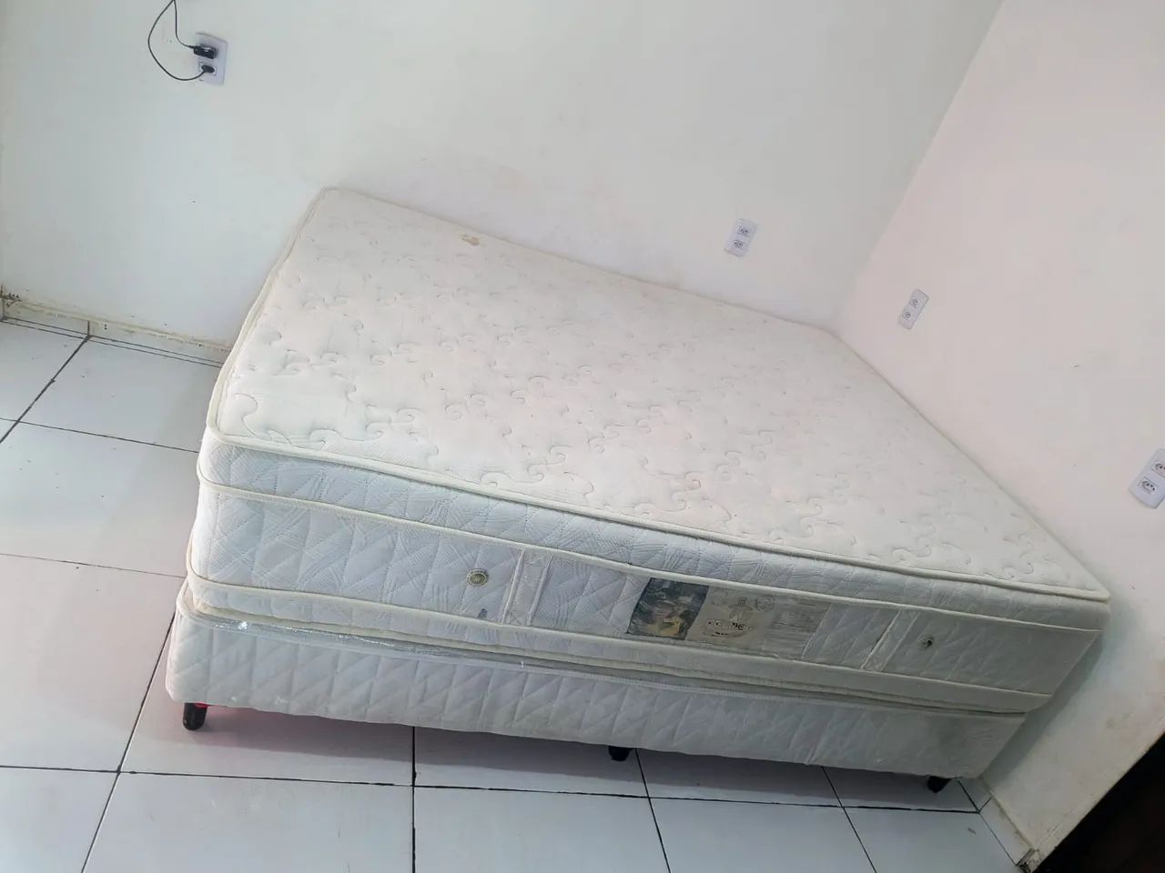 Cama Quenn De Mola Higienizada  - Foto 3