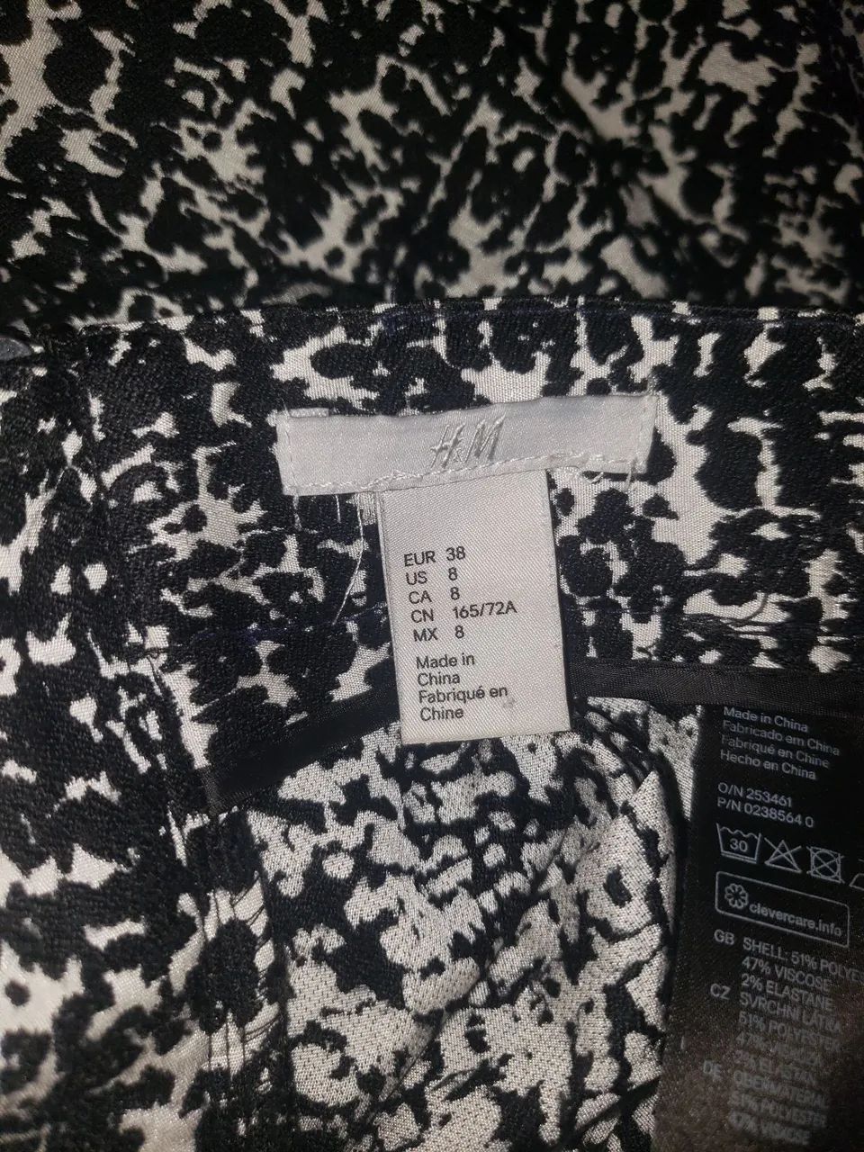 Saia h&m estampada preta e branca 38 - Foto 4