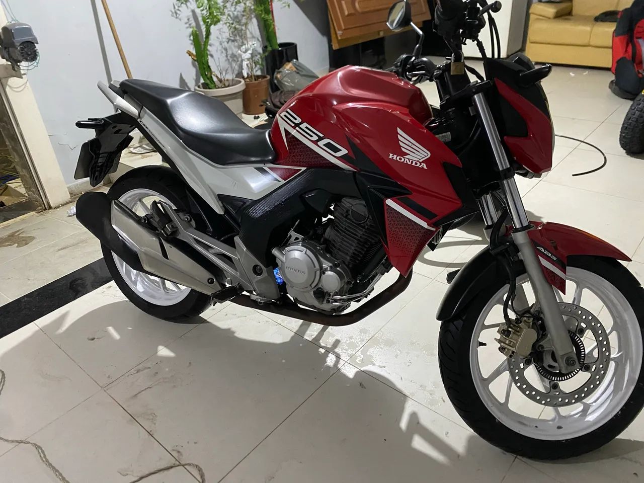 Cb250f abs