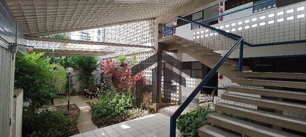 Casa Comercial à venda, com 9 salas, localizada em Casa Forte, Recife - Pernambuco - Foto 5