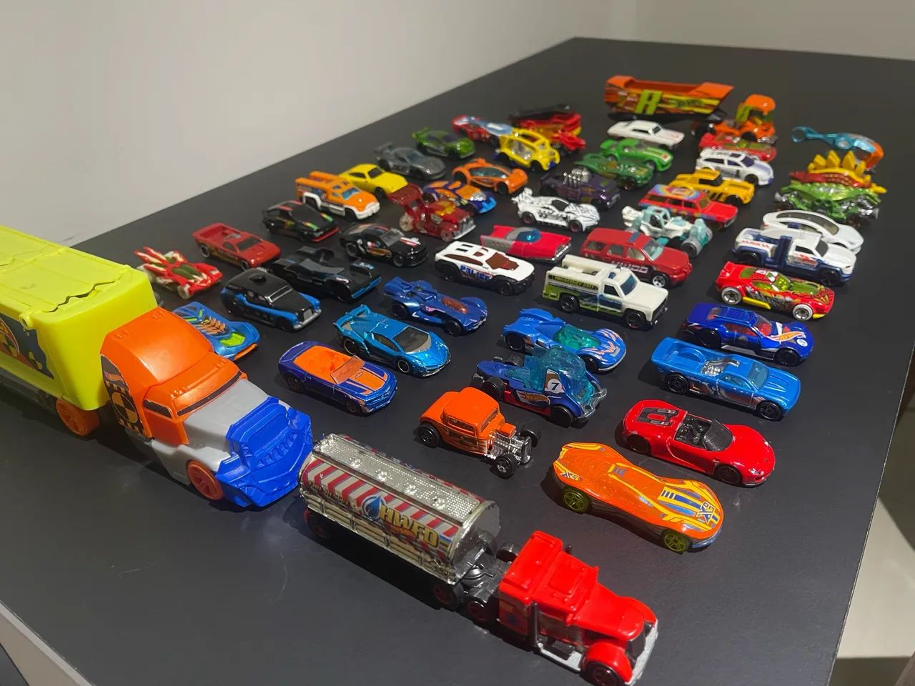 Coleção hot wheels diversos modelos  - Foto 4