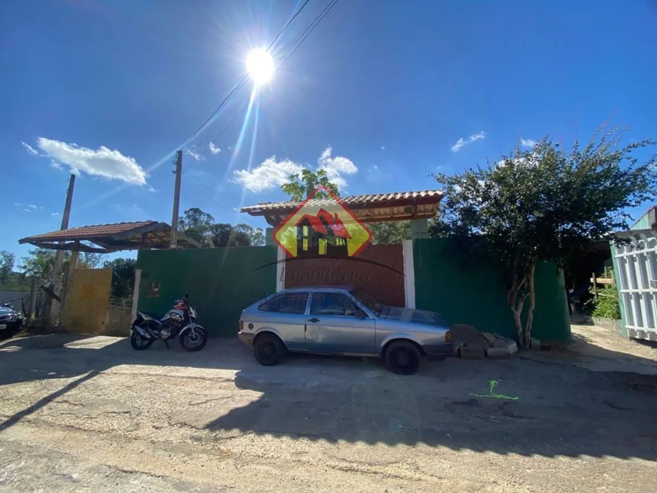 Oportunidade de compra: Chácara com 3 casas num terreno de 1.250m2