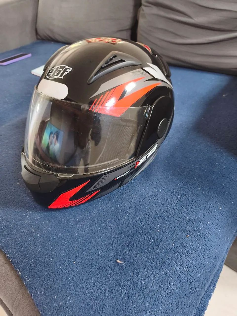 Capacete modelo Robocop  - Foto 2