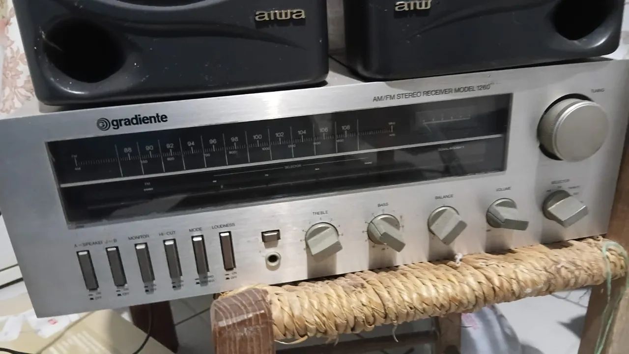 Receiver Gradiente em bom  funcionamento . + par de caixas Aiwa - Foto 2