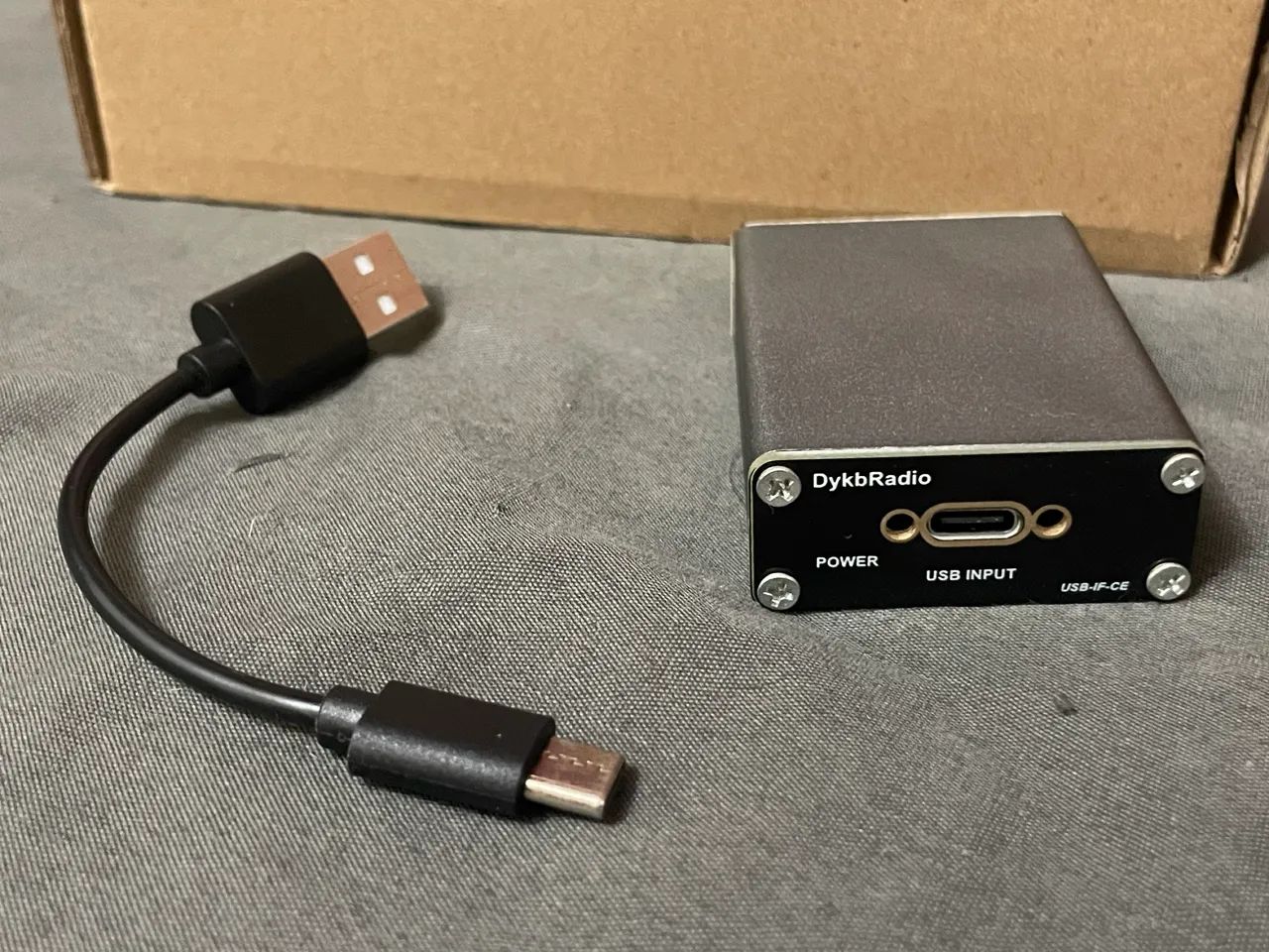 Hub isolador USB Adum4166