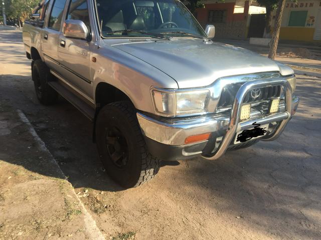 Hilux 3.0 4x4 turbo 2002 linda - Foto 4