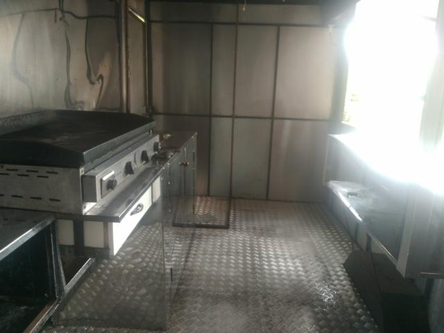 Vendo ou Troco em Veículo, Food Truck Trailer - Foto 4