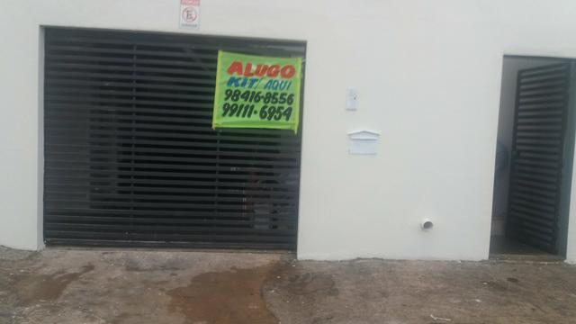 Aluga- se kit ao lado do shopping jk - Foto 3