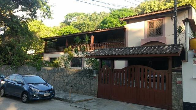 Casa em Itaipu, 4 quartos, perto da praia, 450m2 de casa