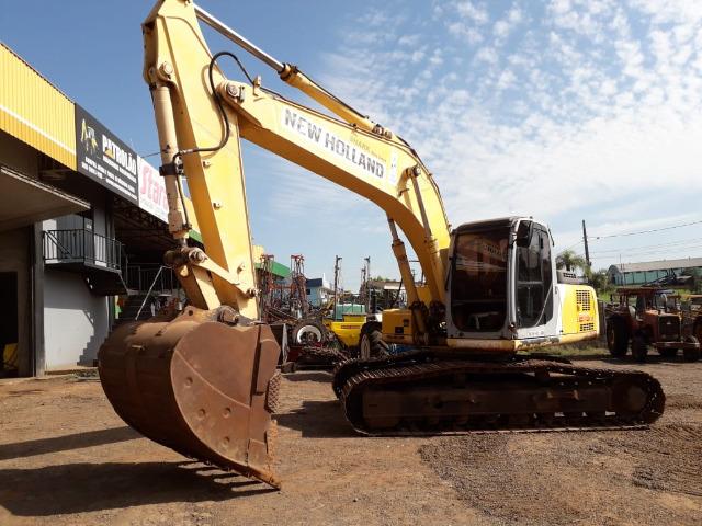 Escavadeira Hidráulica New Holland Modelo E215ME Ano 2008