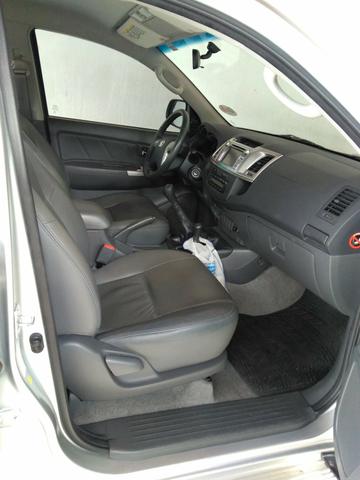 Hilux SRV 13/13 4x4 Manual - Foto 9