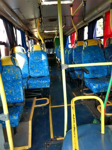 Ônibus rural Mercedes Bens Induscar Apache A