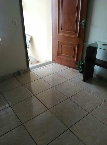 Vende _se uma casa